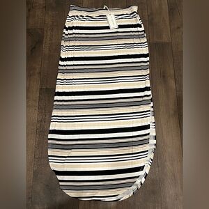 Black and White Pencil Skirt size large!! New!!